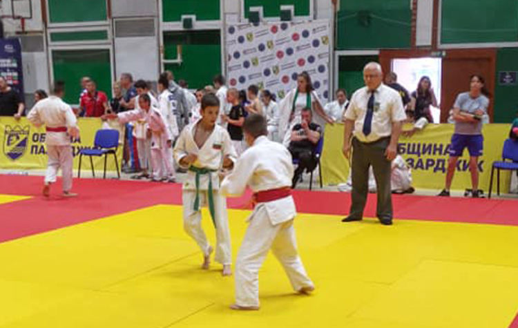 17 медала и отборно трето място за хасковските джудисти в международен турнир