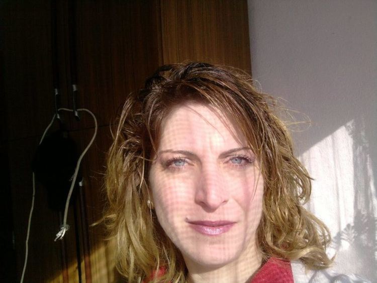 Искат "задържане под стража " за Снежана, която наръга с нож приятеля си в Устово