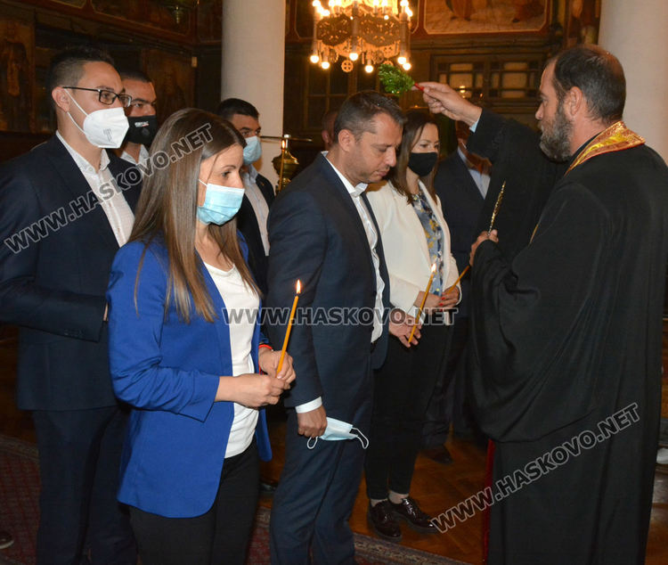 Коалиция „ГЕРБ-СДС“ откри кампанията си с водосвет