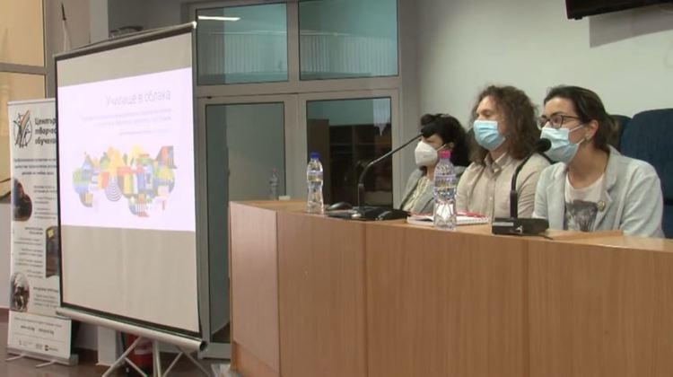 Общинска програма за дигитализация на училищата представи кметът пред учители и директори