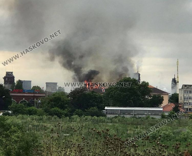 Пожар в административна сграда на  „Неохим“  /видео/