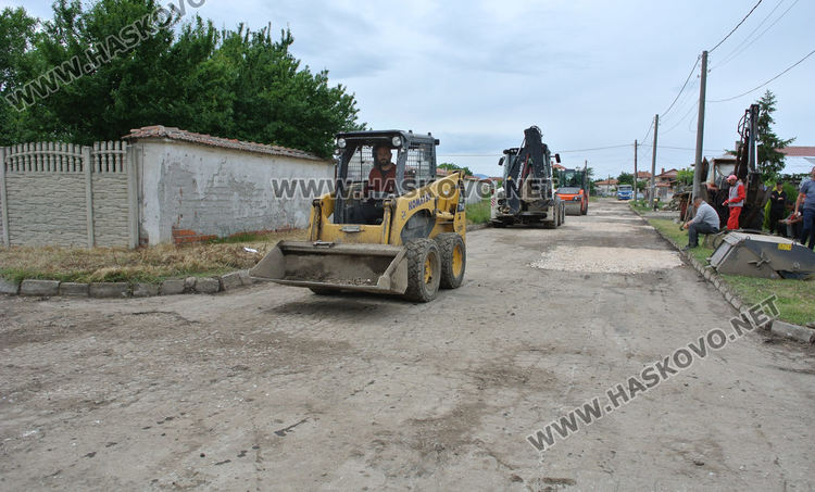 Нов асфалт за най-натоварената улица в Конуш
