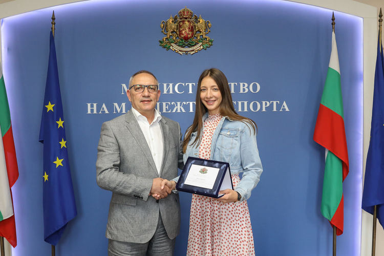 Почетни плакети за Дарина Пашова и Тихомир Баротев от министъра на спорта