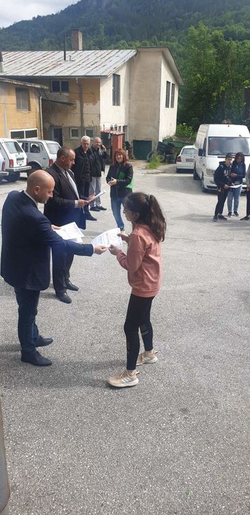 Ученици от Смолян посетиха Академията на МВР, стреляха и с малокалибрено оръжие