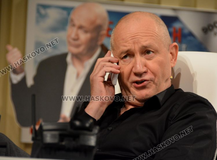 Христо Шопов в премиерната постановка  „Не е за телефон“ на Хасковския театър