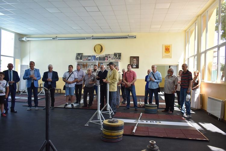 Откриха изцяло обновената щанги зала в Асеновград