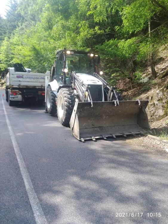 Стартира ремонта на пътя Баните-Момчиловци