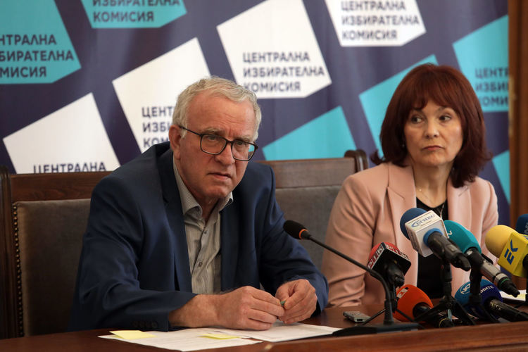  По-малко заявления са подадени за гласуване в чужбина