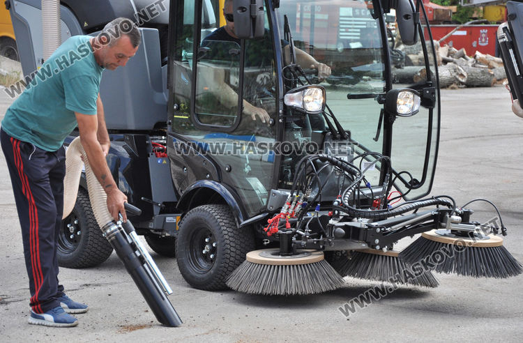 Пускат многофункционални машини за по-чиста градска среда в Хасково