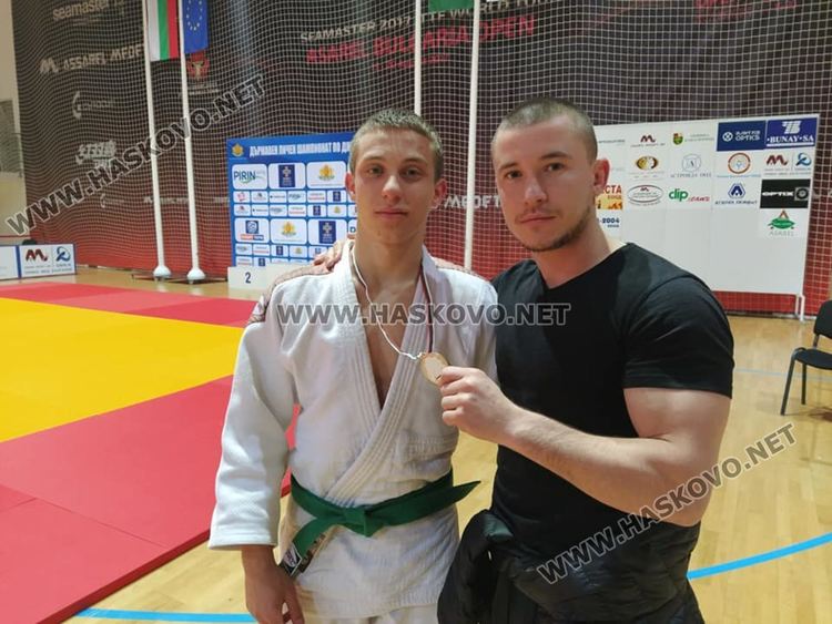 Христо Христов /вляво/