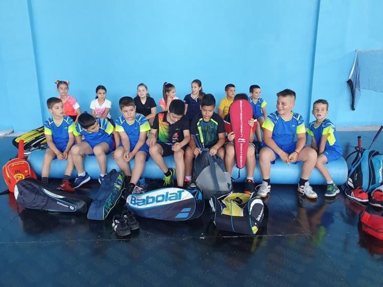 Сестри Стоеви дойдоха за откриването на залата за бадминтон