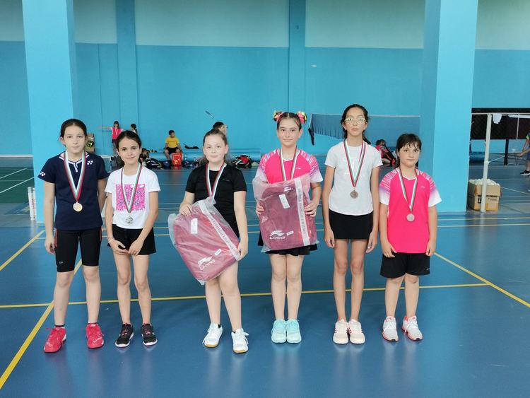 Първи турнир по бадминтон за деца проведоха в новата зала 