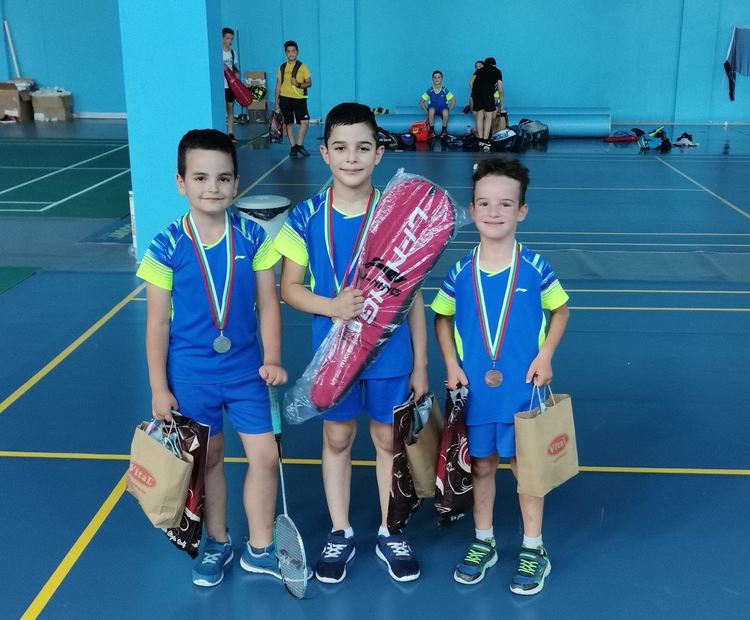 Първи турнир по бадминтон за деца проведоха в новата зала 