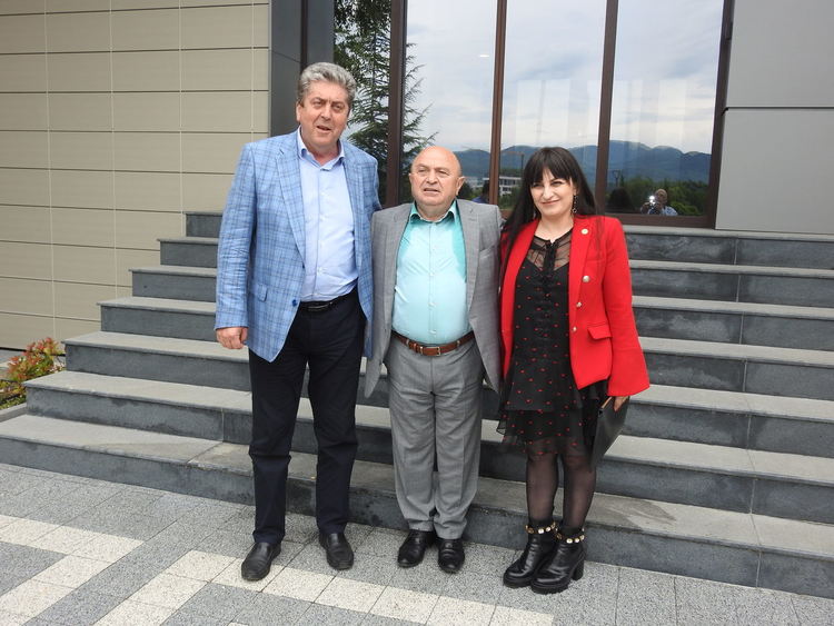 Кяшиф Кяшиф пред президента Първанов:Тайната на успеха на една фирма е в отношението към работниците!