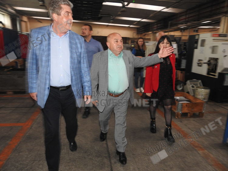 Кяшиф Кяшиф пред президента Първанов:Тайната на успеха на една фирма е в отношението към работниците!