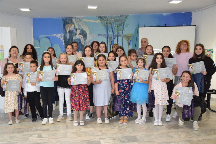 Пъстри детски рисунки украсиха ОДК в памет на Джемал Емурлов - Джими