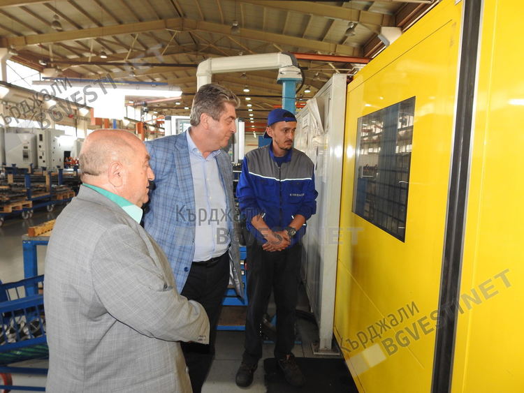 Кяшиф Кяшиф пред президента Първанов:Тайната на успеха на една фирма е в отношението към работниците!