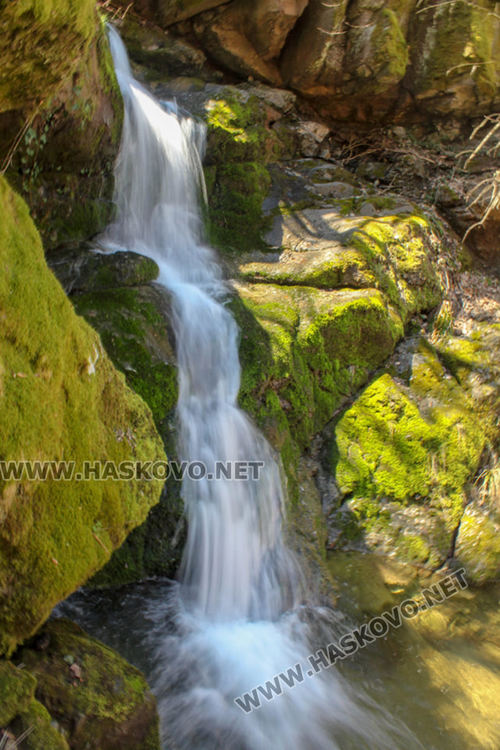 Приятна разходка за цялото семейство до "Тайните водопади" край Малко градище