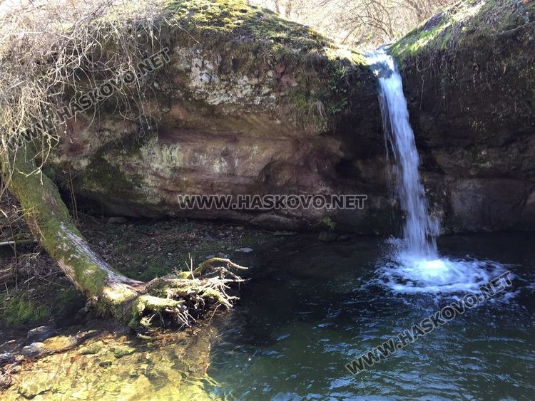 Приятна разходка за цялото семейство до "Тайните водопади" край Малко градище