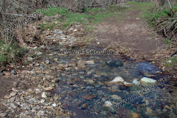 Приятна разходка за цялото семейство до "Тайните водопади" край Малко градище