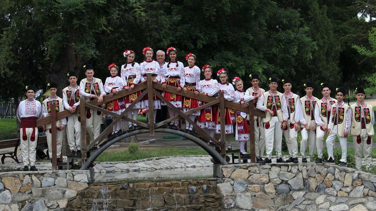  „Южняци“ с купата на кмета на Стара Загора на фолклорния юношески фестивал в града под липите
