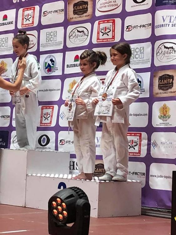Шампионска титла и пет трети места за димитровградските джудисти от "Панагюрище Опън"