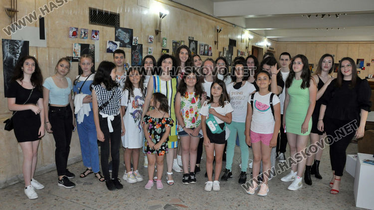 Школа „Колорит“: Извън рамката