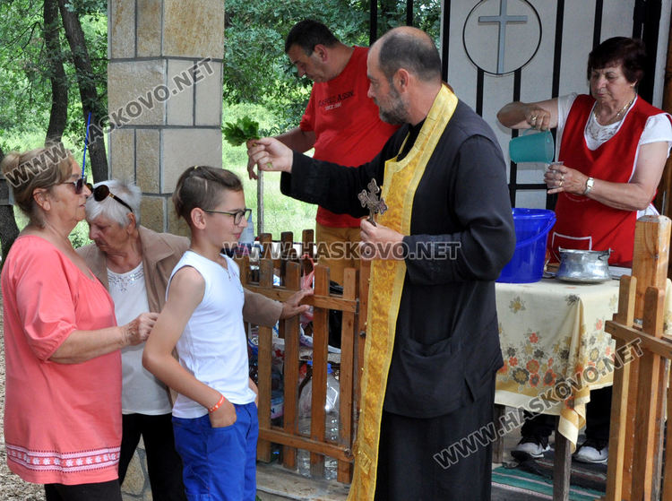 На Свети дух изцелен мъж даде курбан край Орлово