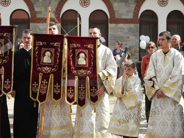 Чакат велики светини за храмовия празник на манастира "Св.Йоан Предтеча"