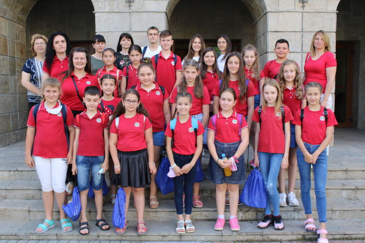 Ученици проведоха час по гражданско образование в община Хасково