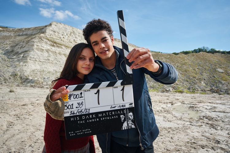 Стартират снимките на третия сезон на „Тъмните му материи“