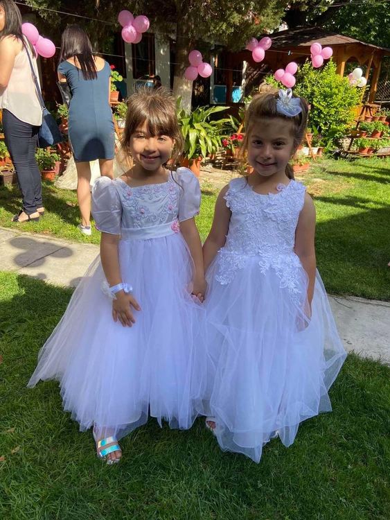 180 малки булки обагриха Асеновград в бяло (снимки)