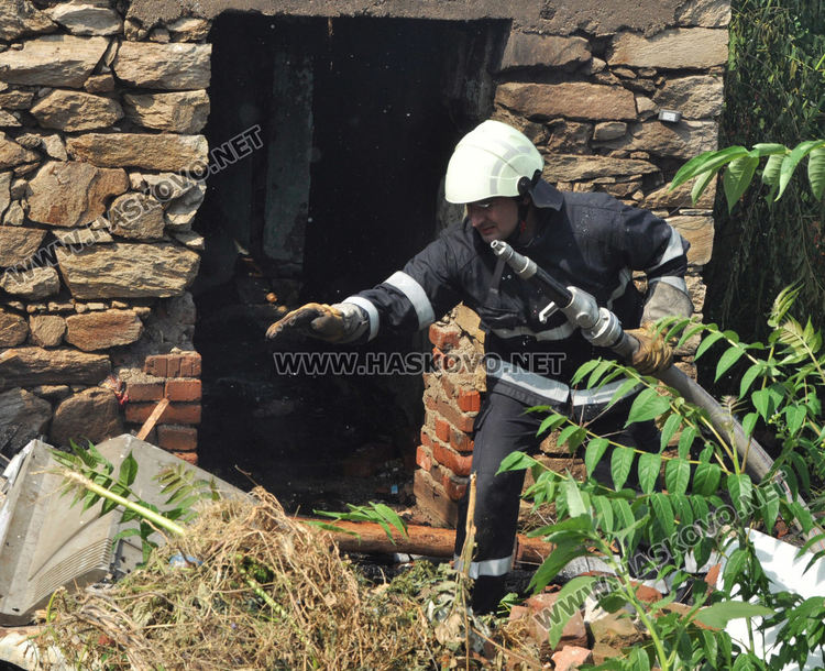 Пожар унищожи къща в Родопи