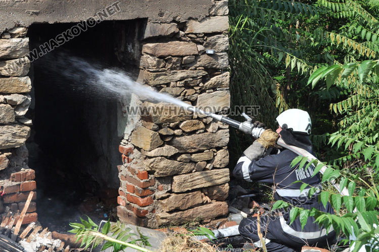 Пожар унищожи къща в Родопи