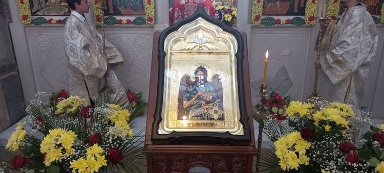 Цвета Караянчева и Никола Чанев посрещнаха икона и мощи на Свети Йоан Кръстител