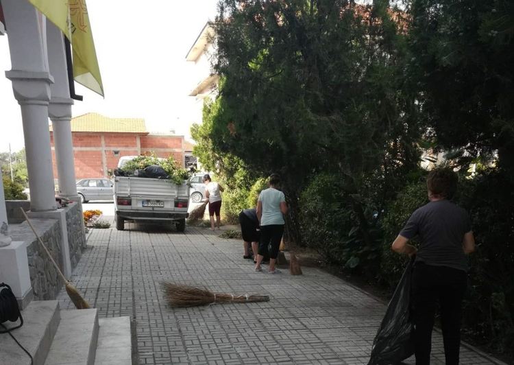 Жителите на Градина започнаха да чистят селото си