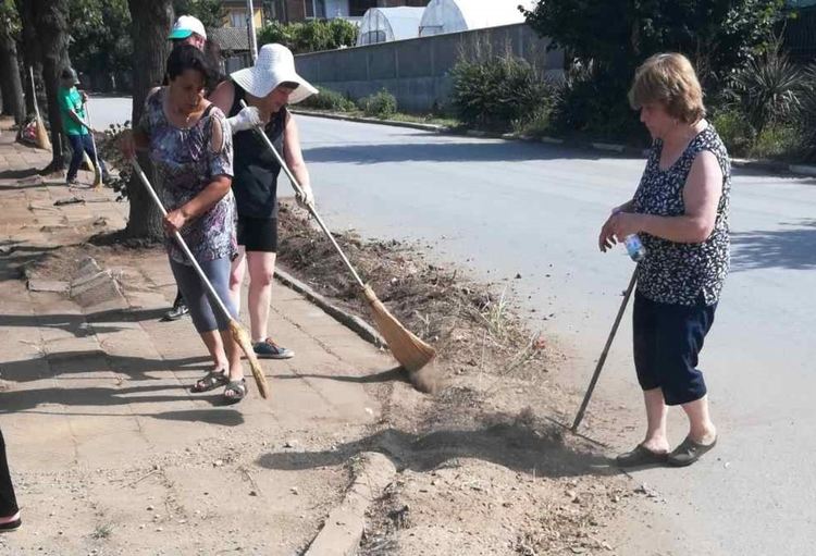 Жителите на Градина започнаха да чистят селото си