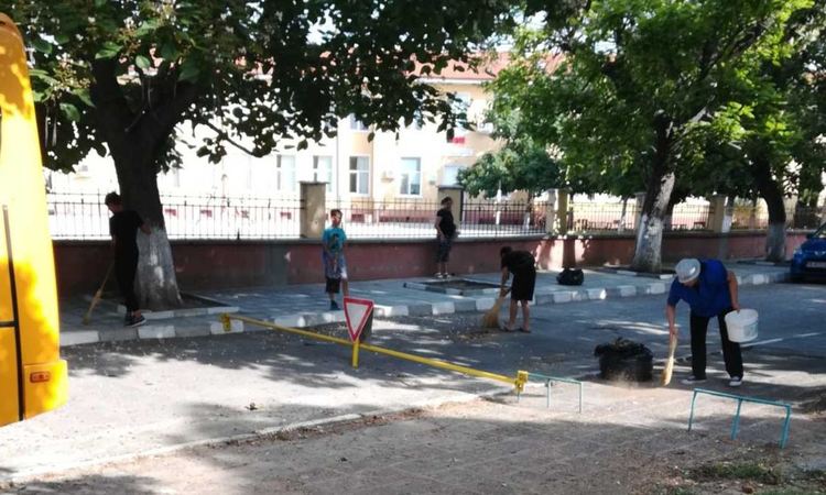 Жителите на Градина започнаха да чистят селото си