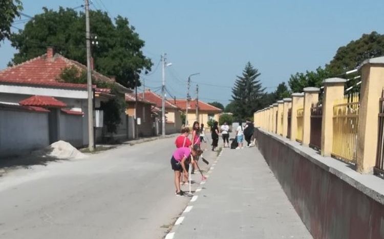 Жителите на Градина започнаха да чистят селото си