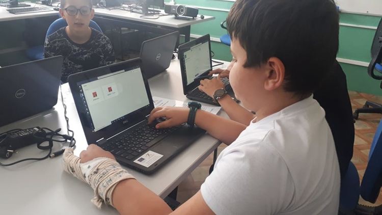 Малкото училище в село Грохотно се сдоби с нови лаптопи за учениците