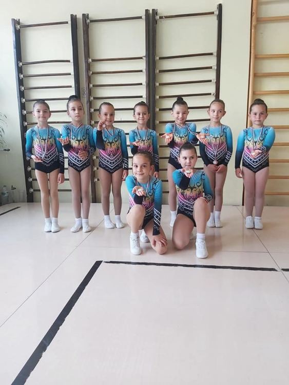 15 медала за състезателите на „Мега спорт“ от национален турнир по аеробика