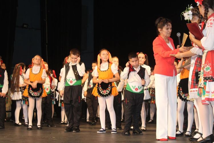 Ансамбъл „Хасково“ постави финал на творческия сезон с два концерта