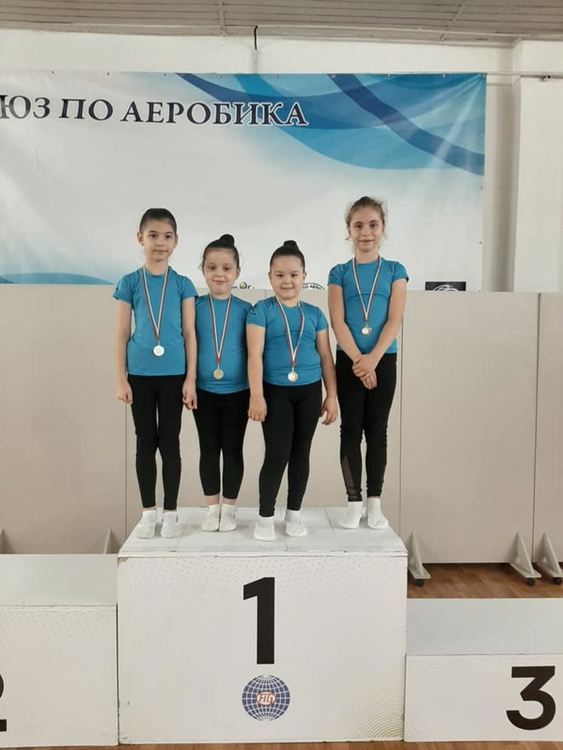 15 медала за състезателите на „Мега спорт“ от национален турнир по аеробика