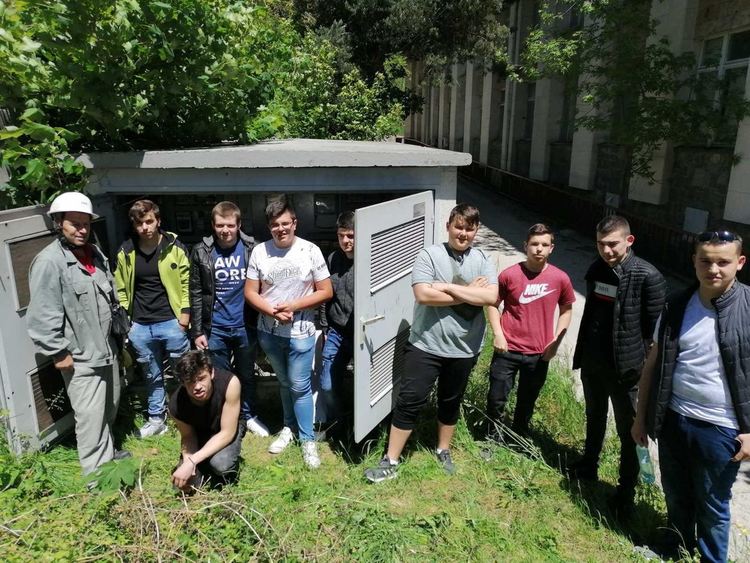 Ученици от ПГТТ провеждат пробен стаж в електроразпределителното предприятие в Смолян