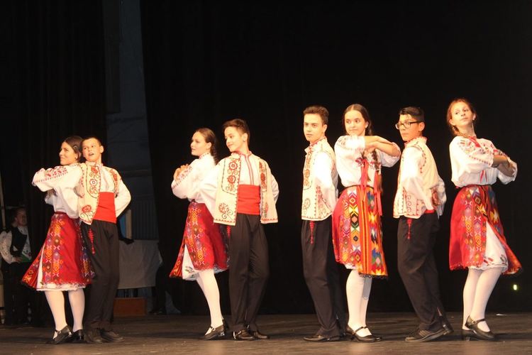 Ансамбъл „Хасково“ постави финал на творческия сезон с два концерта