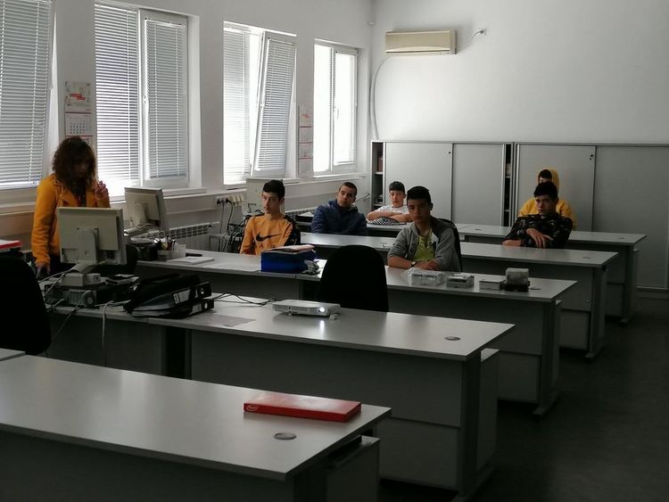 Ученици от ПГТТ провеждат пробен стаж в електроразпределителното предприятие в Смолян