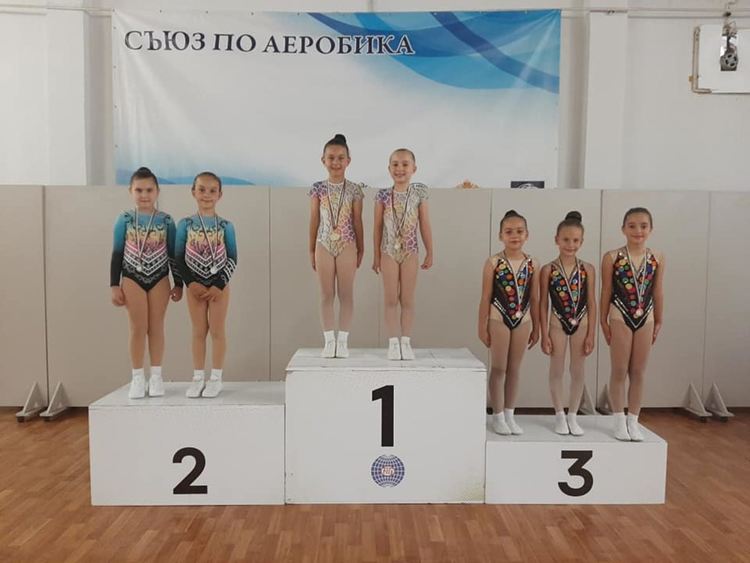 15 медала за състезателите на „Мега спорт“ от национален турнир по аеробика