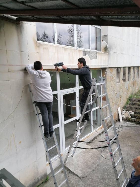 Ученици от ПГТТ провеждат пробен стаж в електроразпределителното предприятие в Смолян