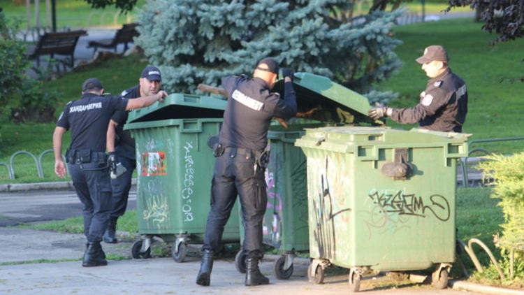 Откриха труп на бебе в кофа за боклук в София