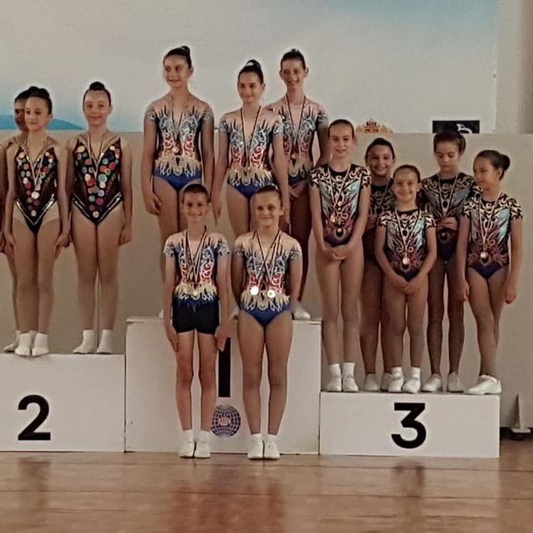 Всички 19 състезатели на „Виолена“ с медали от Национален турнир 